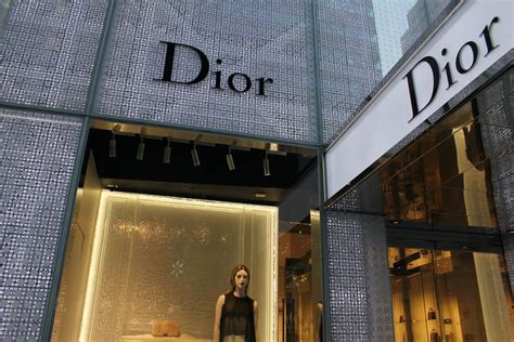 negozio dior bari|universo christian dior.